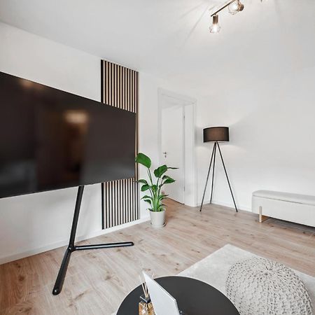 Malu Rooms - Ruhige Lage, Erdgeschoss, Smarttv, Netflix, 24H Checkin, لودفيغسبرغ المظهر الخارجي الصورة