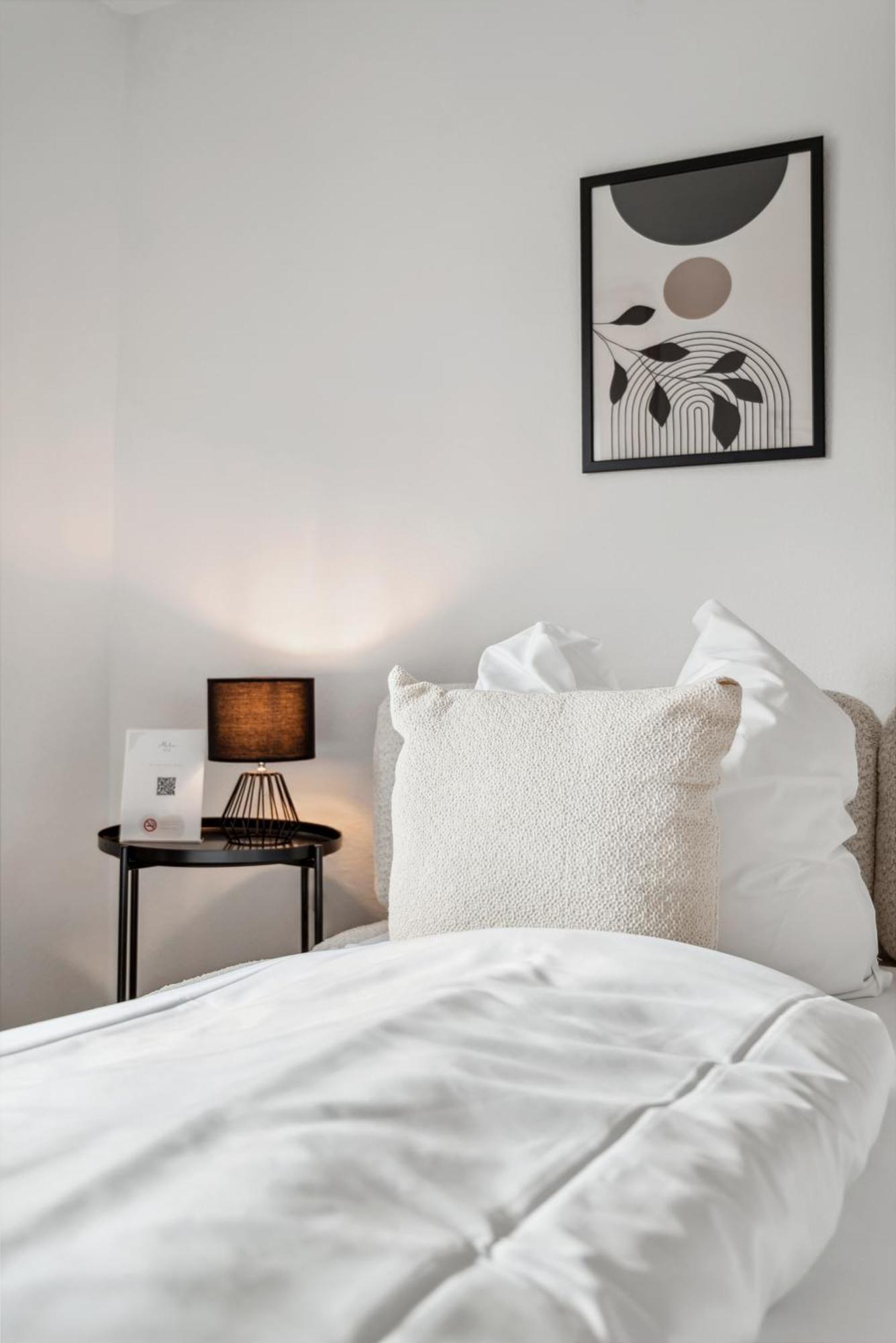 Malu Rooms - Ruhige Lage, Erdgeschoss, Smarttv, Netflix, 24H Checkin, لودفيغسبرغ المظهر الخارجي الصورة