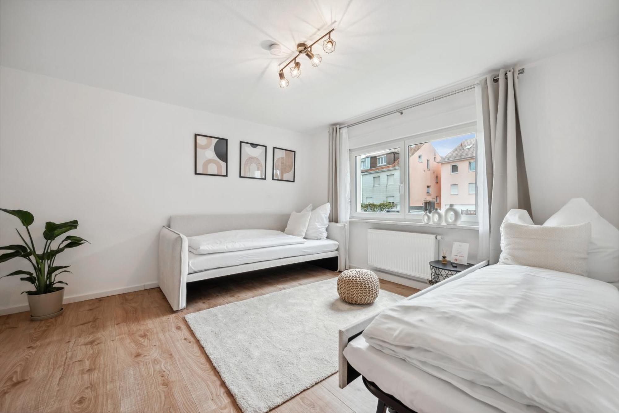 Malu Rooms - Ruhige Lage, Erdgeschoss, Smarttv, Netflix, 24H Checkin, لودفيغسبرغ المظهر الخارجي الصورة