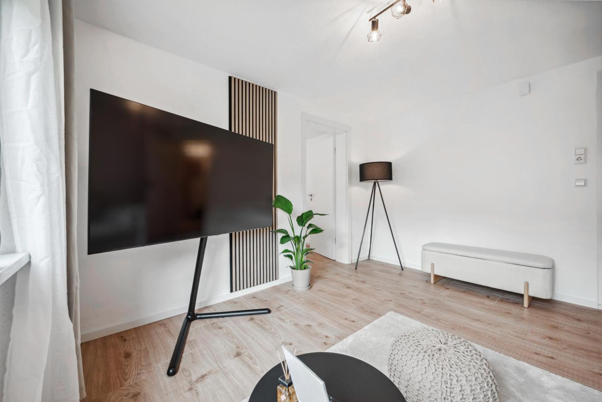 Malu Rooms - Ruhige Lage, Erdgeschoss, Smarttv, Netflix, 24H Checkin, لودفيغسبرغ المظهر الخارجي الصورة