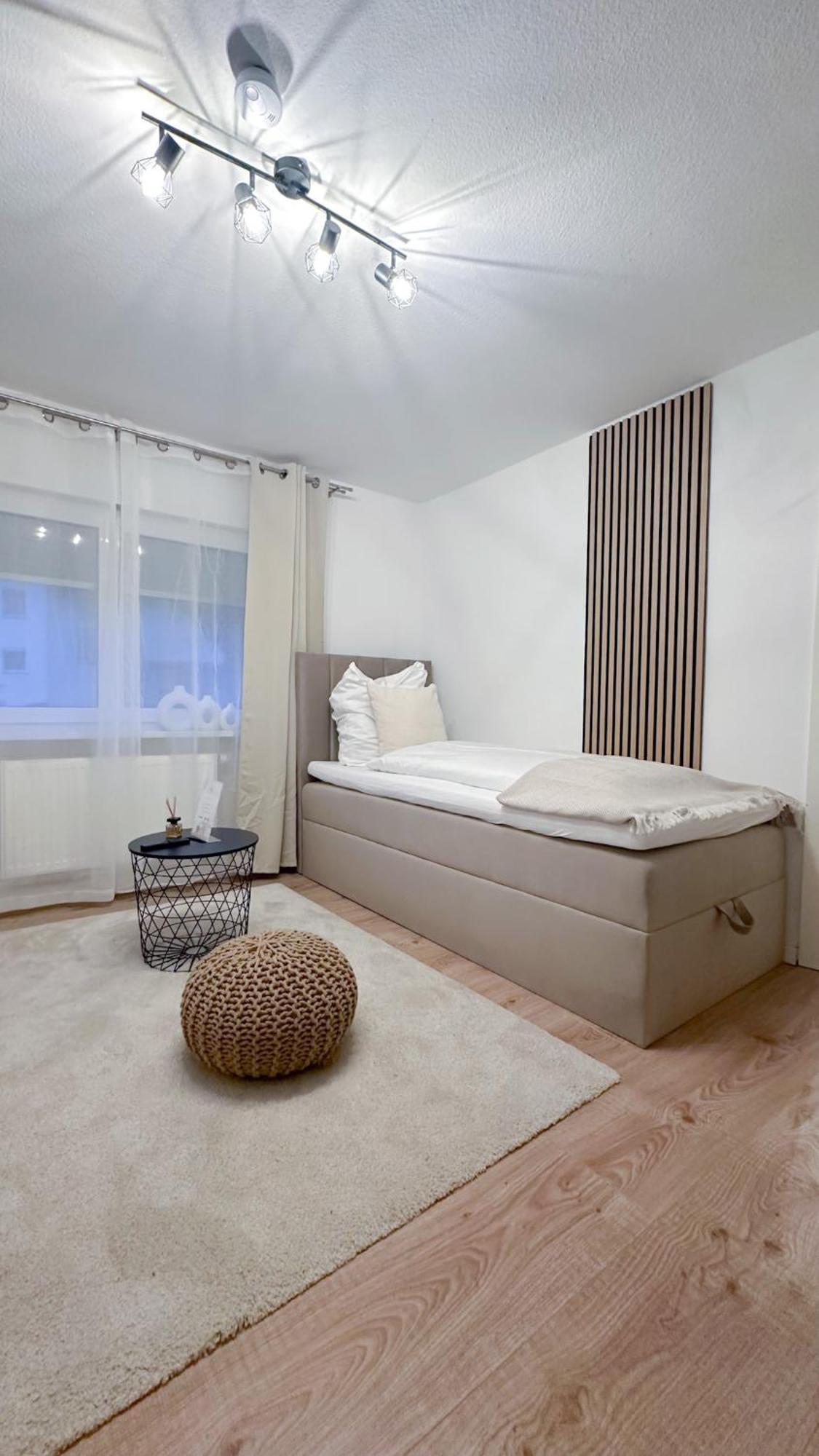 Malu Rooms - Ruhige Lage, Erdgeschoss, Smarttv, Netflix, 24H Checkin, لودفيغسبرغ المظهر الخارجي الصورة
